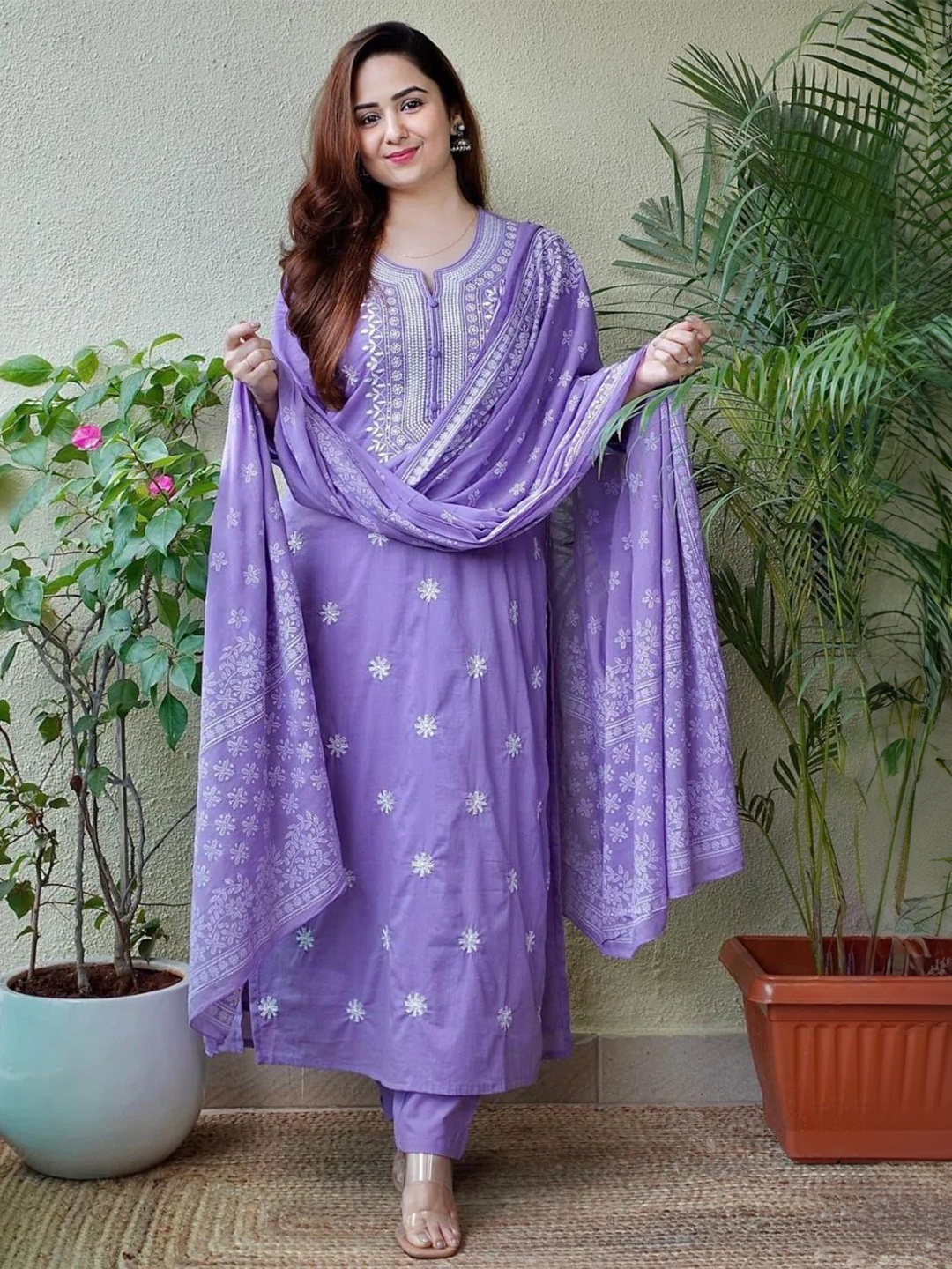 

Moda Rapido Women Floral Embroidered Regular Kurta with Trousers & With Dupatta, Purple