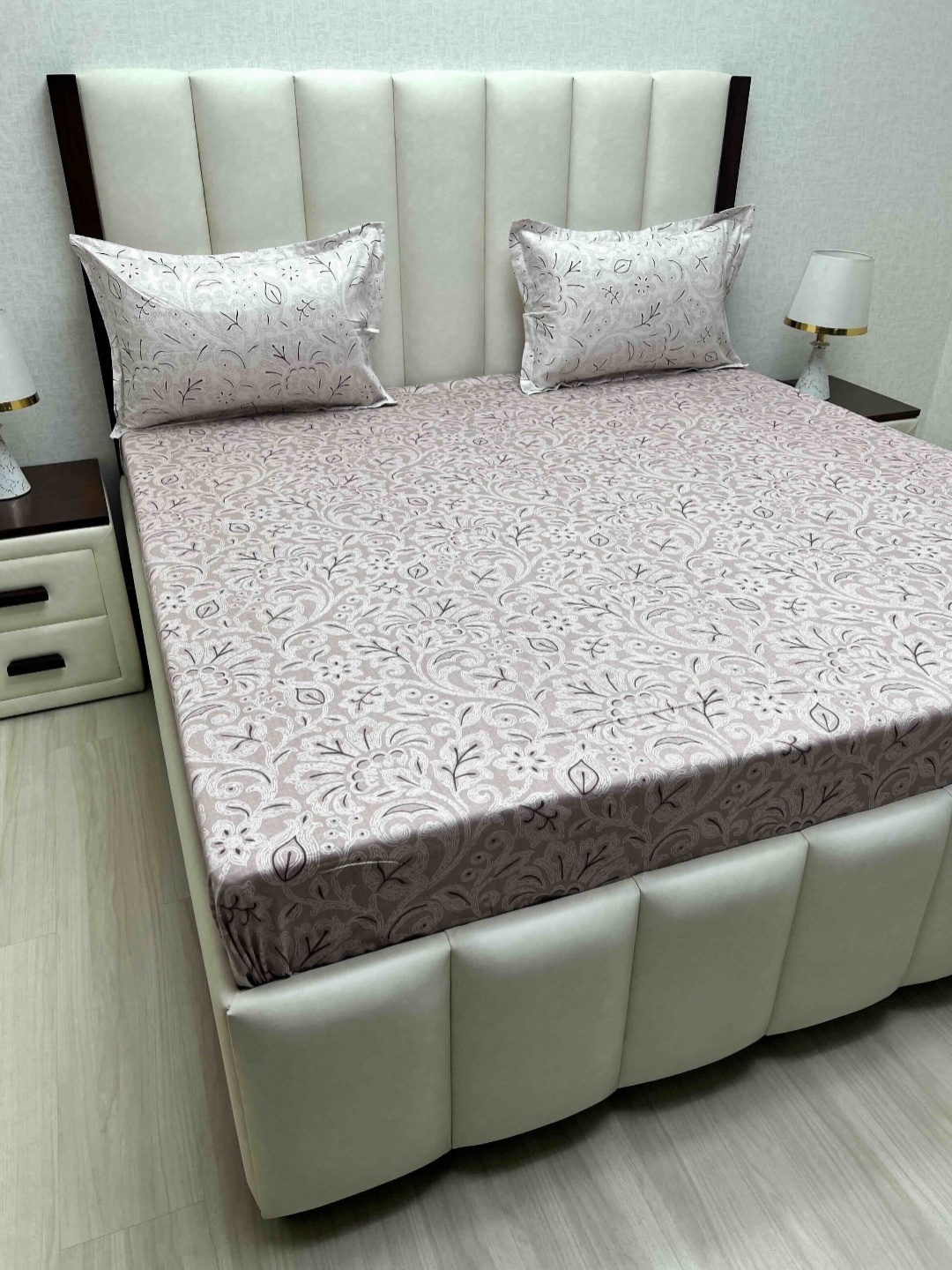 

Pure Decor Peach-Coloured & White Floral 220 TC King Bedsheet with 2 Pillow Covers