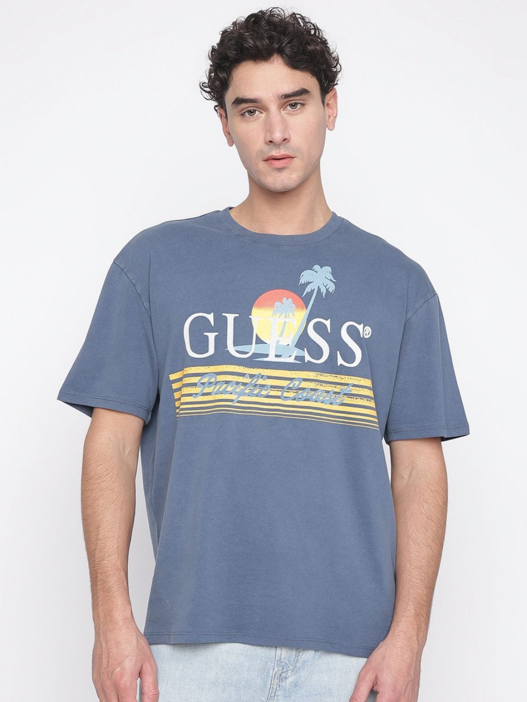 

GUESS Men Printed Pockets T-shirt, Blue