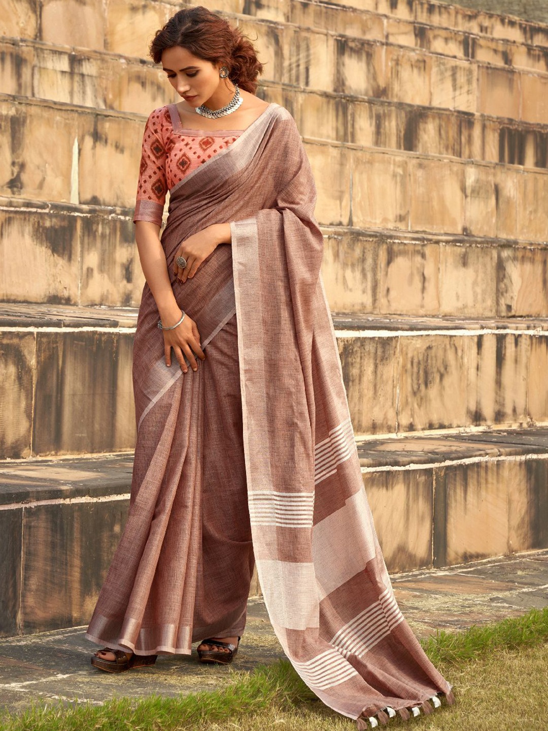 

DIVASTRI Zari Linen Blend Khadi Saree, Brown