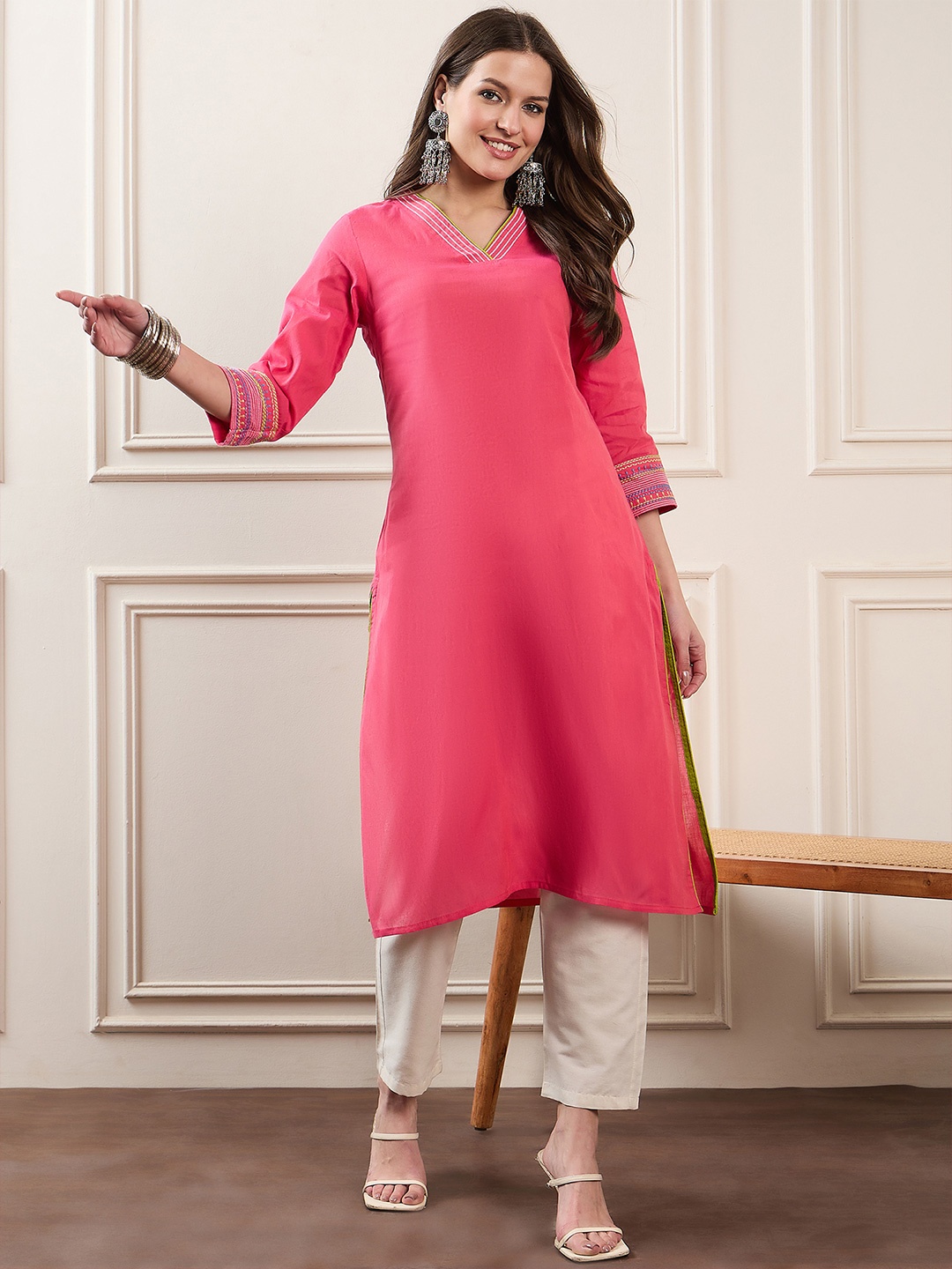 

House of Pataudi V-Neck Thread Work Pure Cotton Straight Kurtas, Pink
