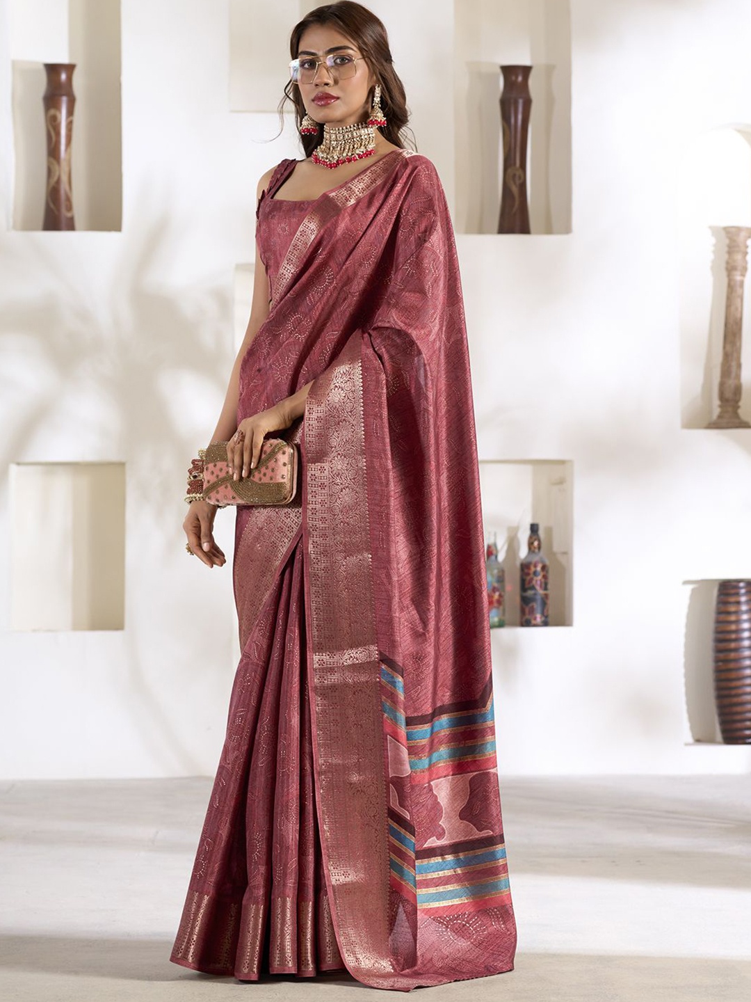 

DIVASTRI Woven Design Zari Silk Blend Saree, Pink