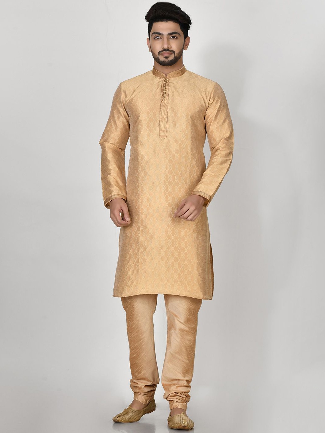 

RANAK Geometric Woven Design Mandarin Collar Art Silk Straight Kurta, Gold