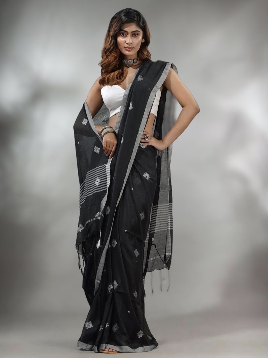 

Ruuprekha Floral Pure Cotton Khadi Saree, Black