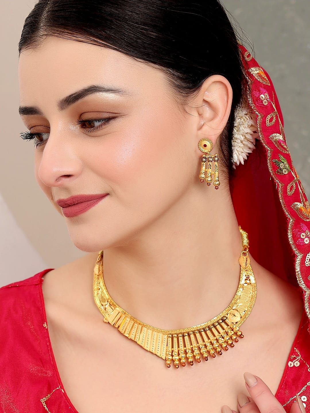 

Zhouse Gold-Plated Traditional Jewellery Set