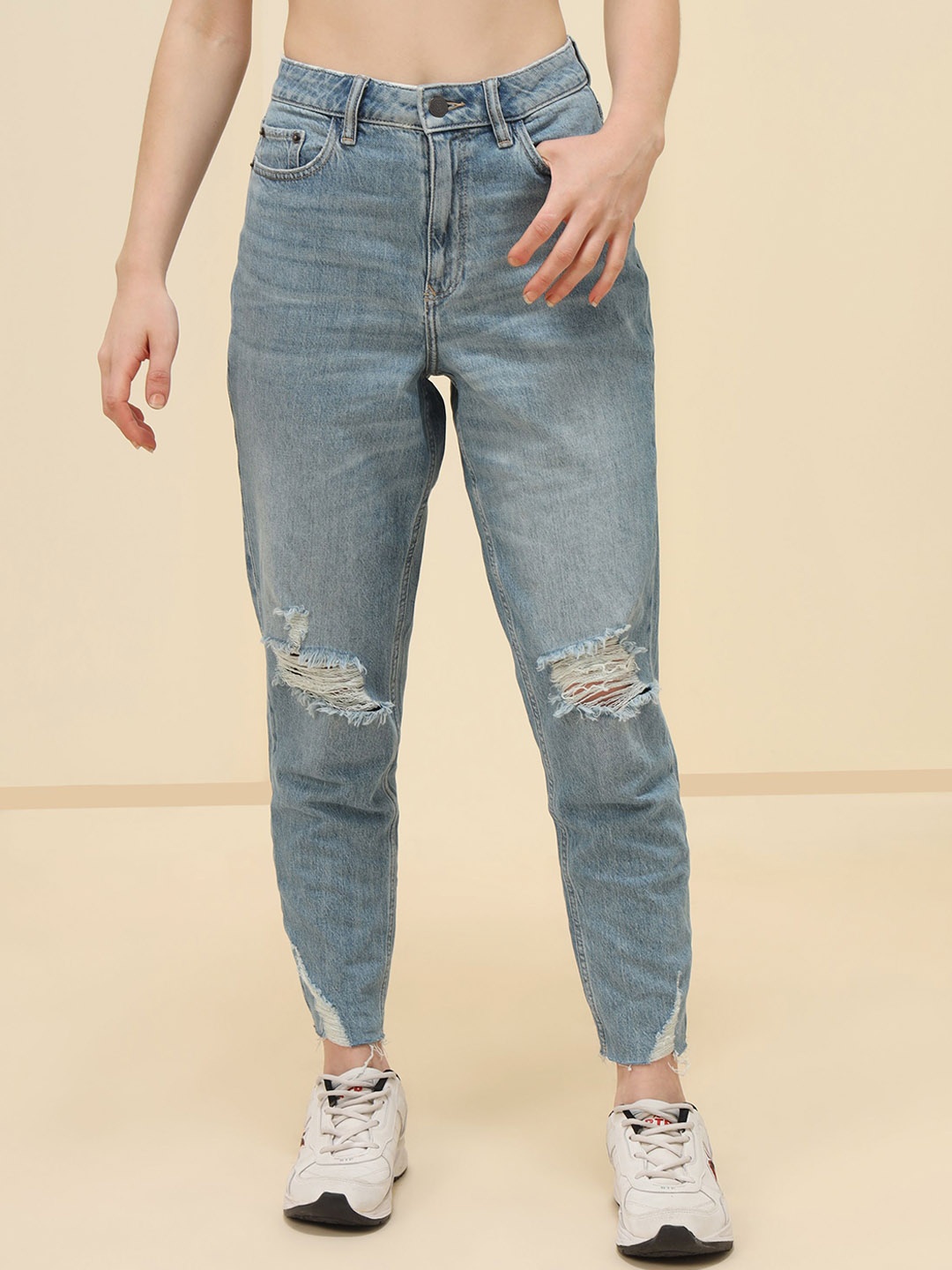 

XABIRI Women Straight Fit Mildly Distressed Light Fade Jeans, Blue