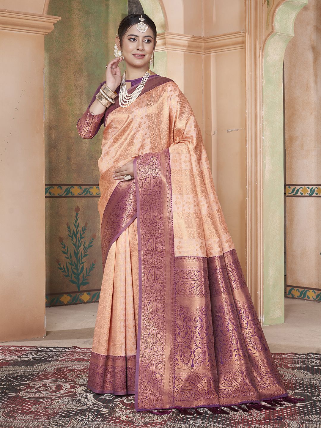 

DIVASTRI Woven Design Zari Silk Blend Kanjeevaram Saree, Peach