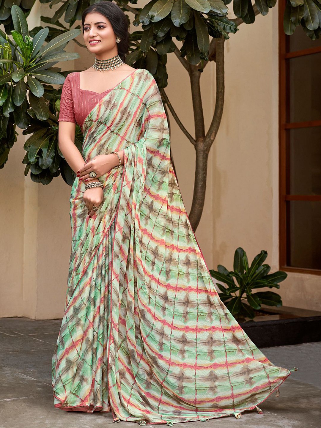 

DIVASTRI Beads and Stones Poly Chiffon Bagru Saree, Green