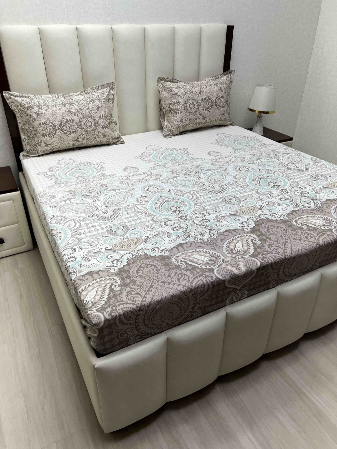 

Pure Decor White Motifs Printed Pure Cotton 230 TC King Bedsheet Set 2.74 m x 2.74 m