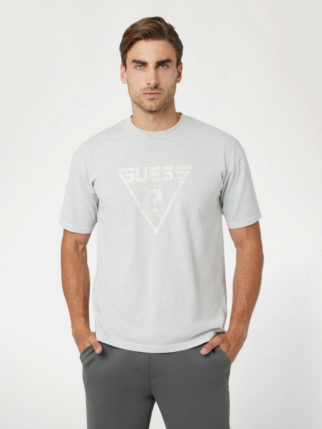 

GUESS Men Brand Logo Printed Pockets T-shirt, Grey