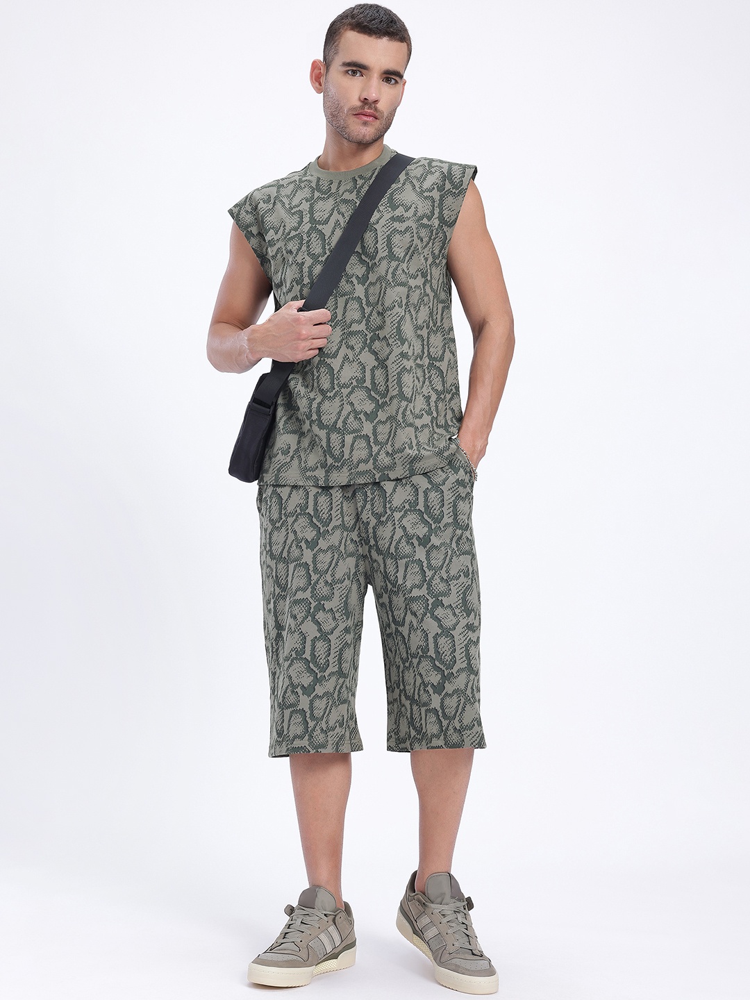 

glitchez Cozy Crew Snake Print Oversized Co-Ords, Olive