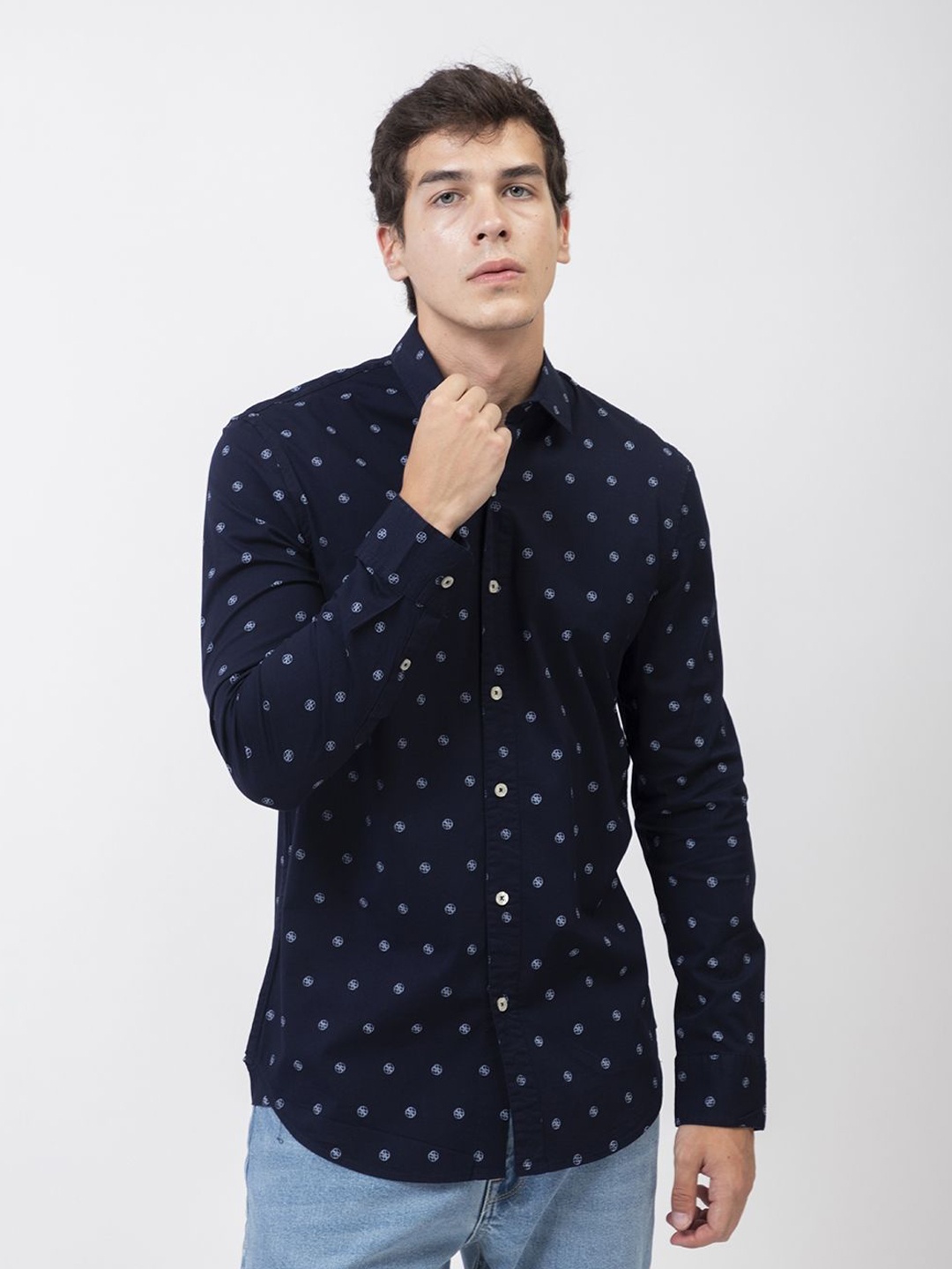 

GUESS Men Slim Fit Opaque Printed Casual Shirt, Navy blue
