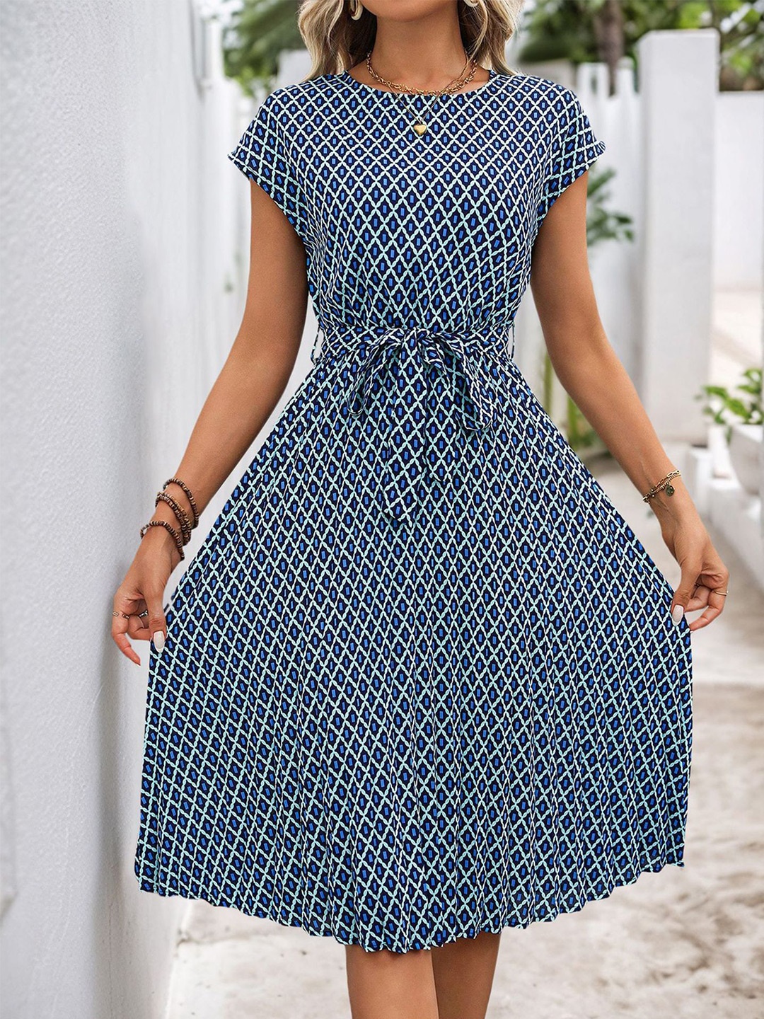 

StyleCast x Revolte Print A-Line Midi Dress, Blue