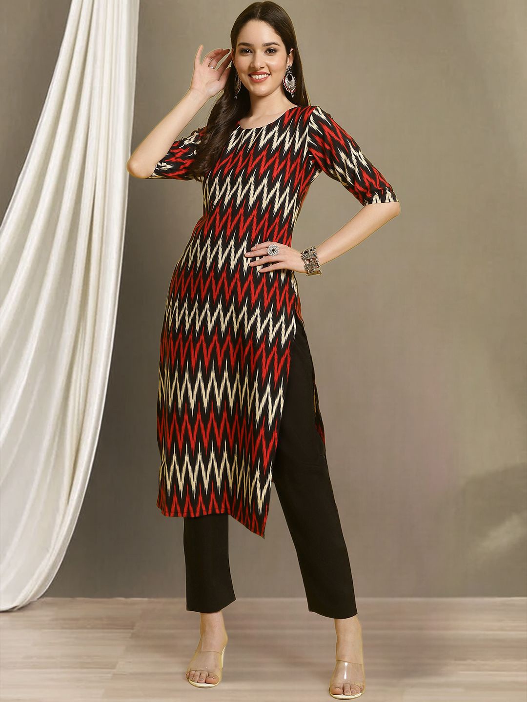 

Moda Rapido Chevron Printed Straight Kurta with Trousers, Black