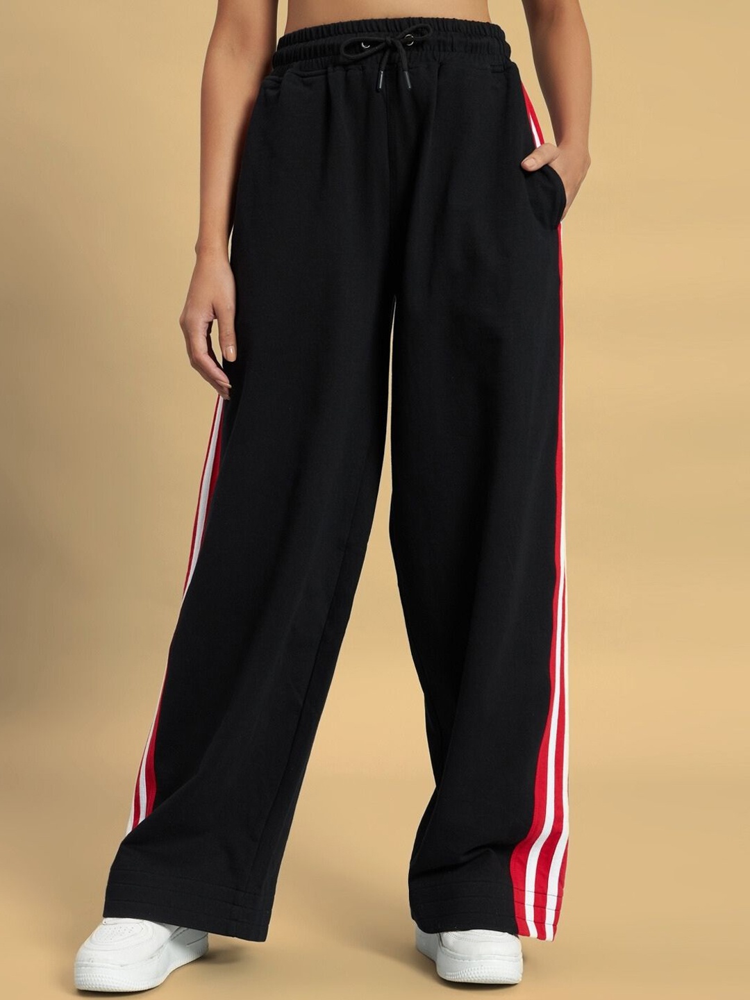 

WEARDUDS Women Relaxed-Fit Mid Rise Track Pant, Black
