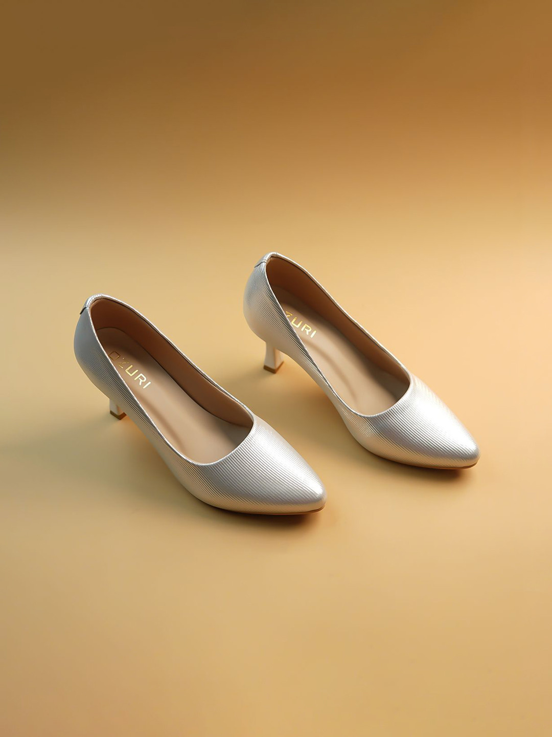 

Ozuri Textured Party Kitten Pumps, Silver