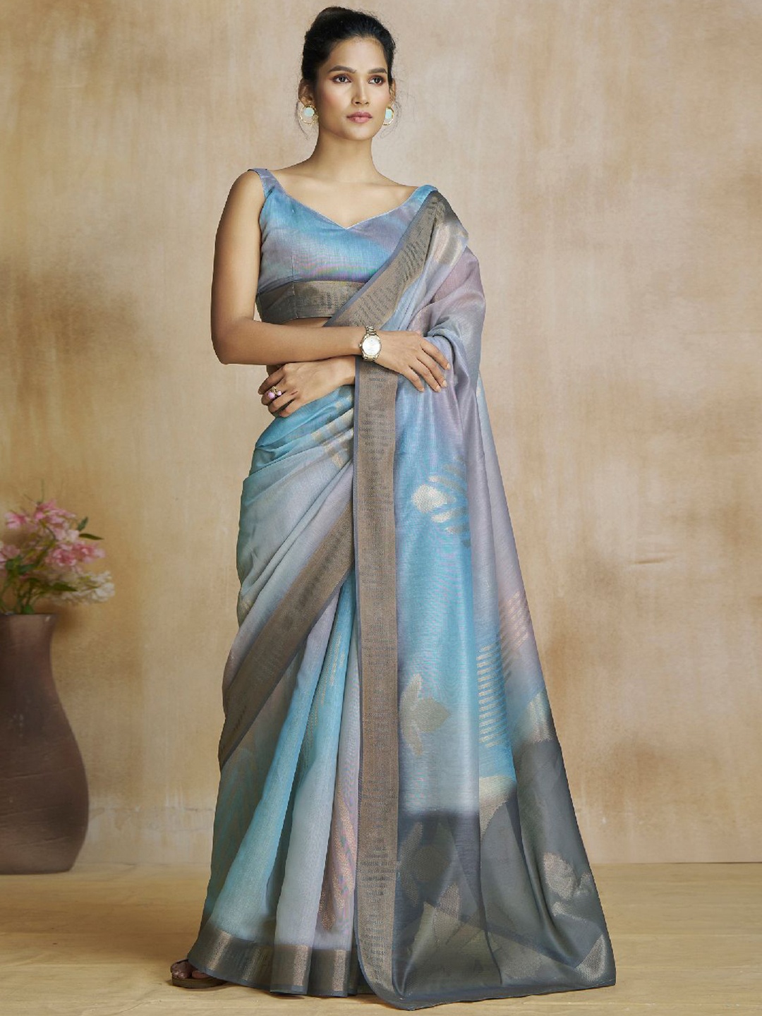 

DIVASTRI Woven Design Zari Silk Blend Saree, Grey