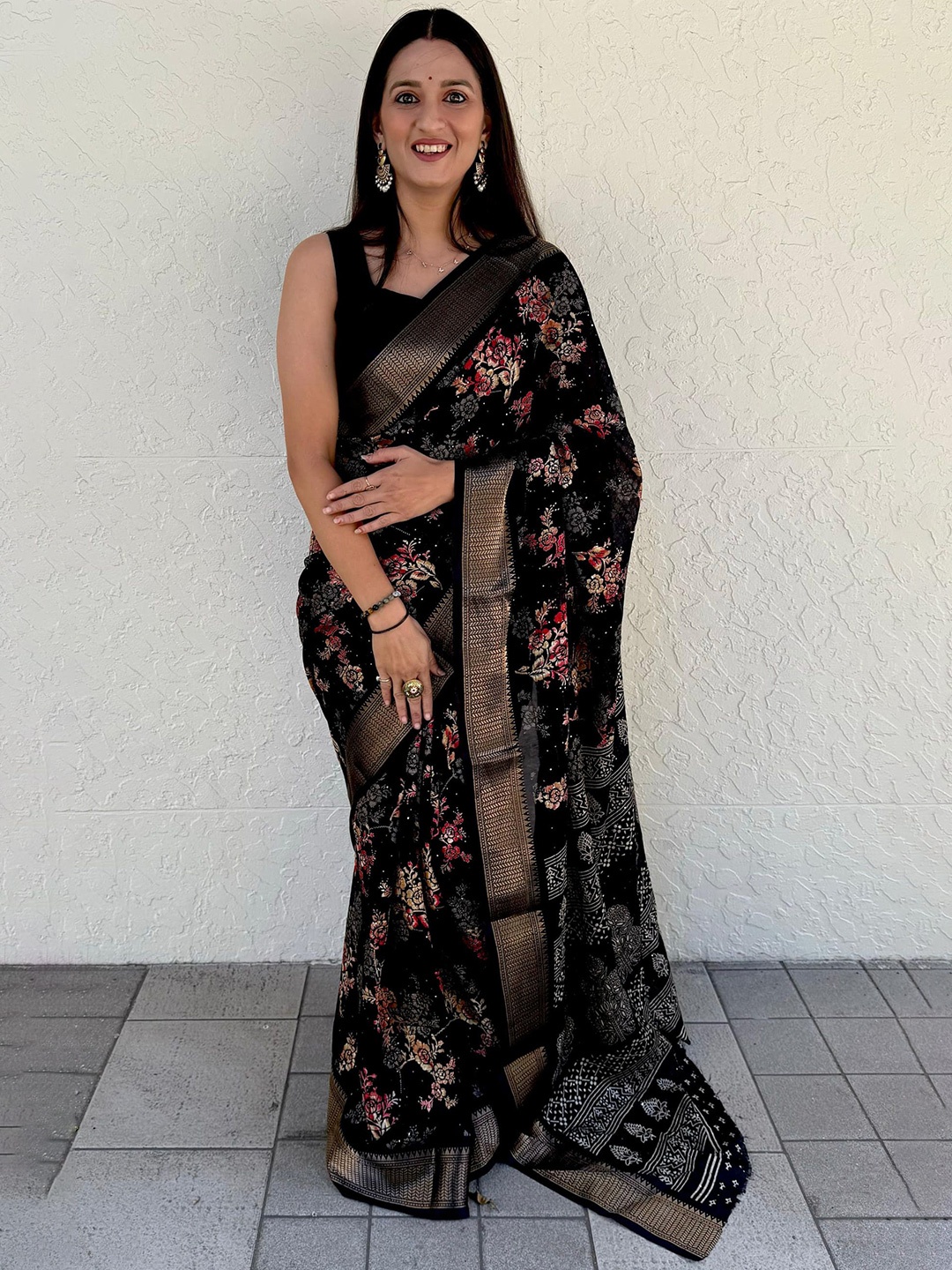 

V3 FASHION STUDIO Ethnic Motifs Zari Art Silk Saree, Black