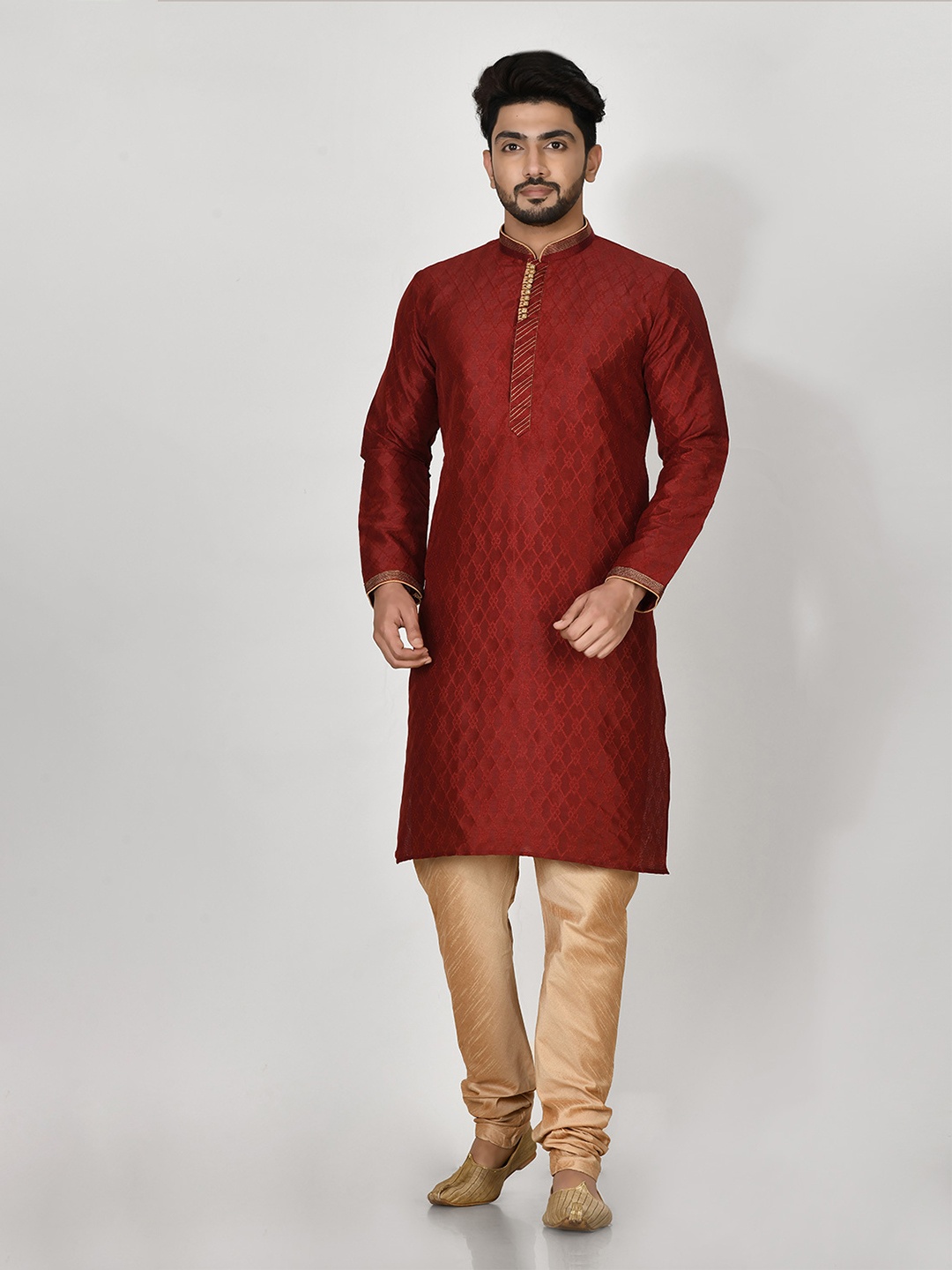 

RANAK Geometric Woven Design Mandarin Collar Art Silk Straight Kurta, Maroon
