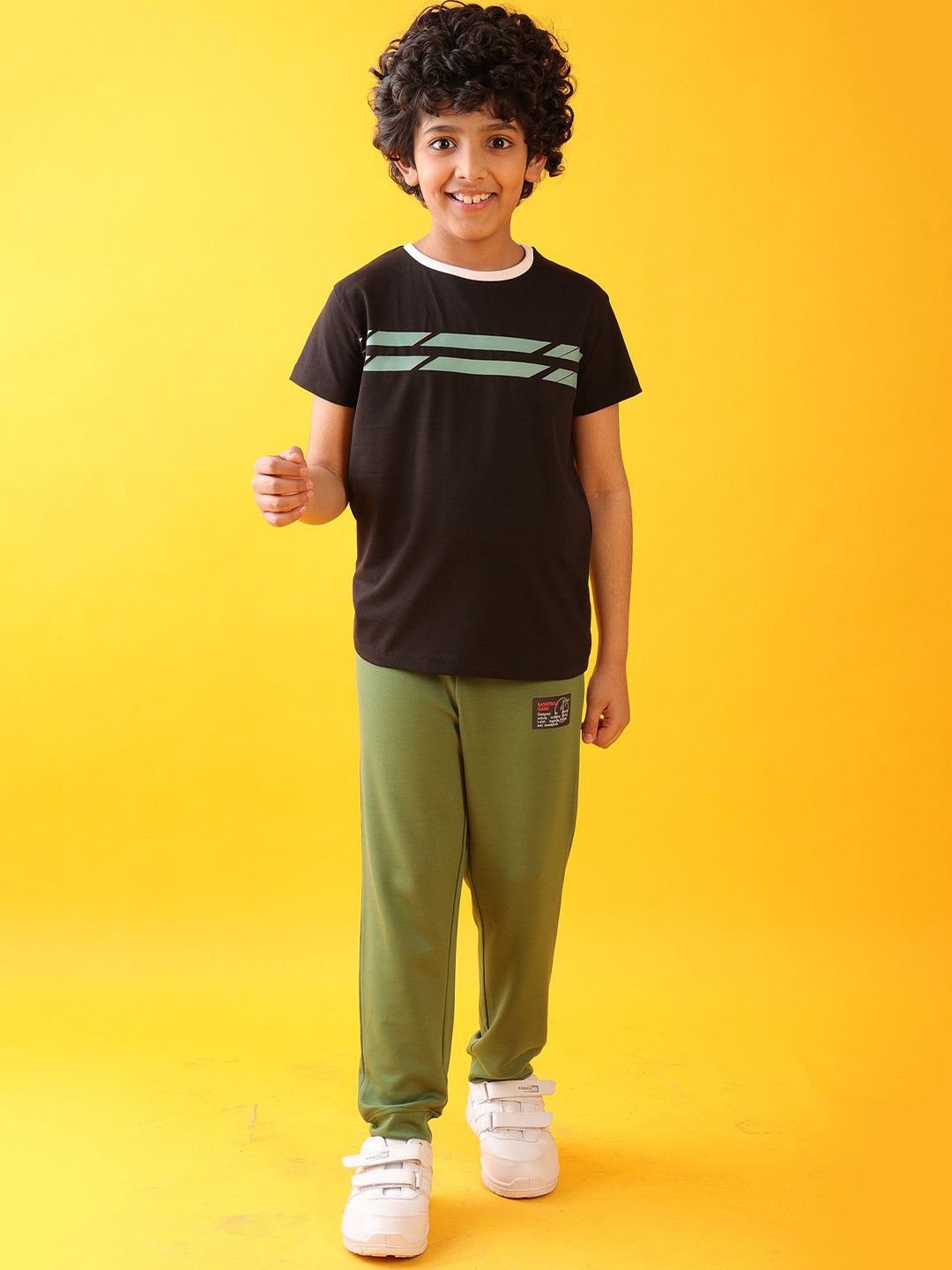 

Anthrilo Boys England Strped Summer Jogger Set, Black