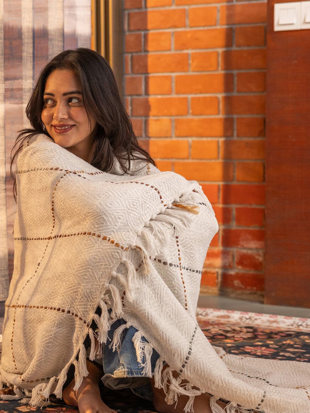 

URBAN SPACE White Checked Pure Cotton Throw