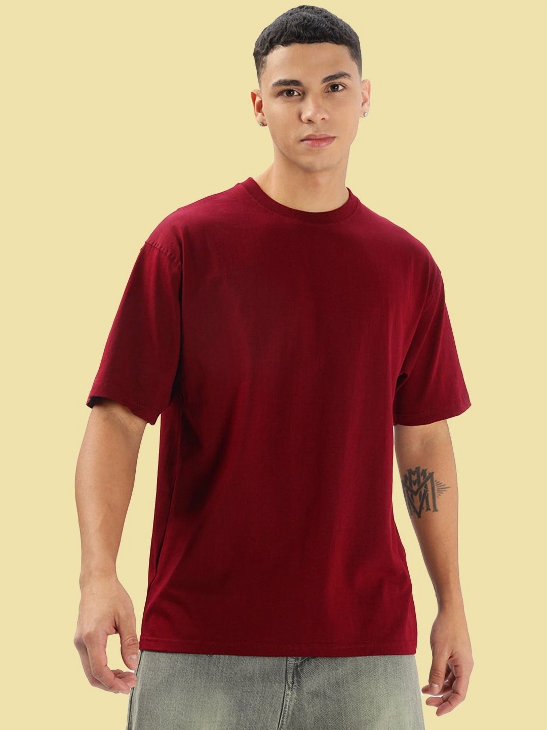 

BDSQUARE Men Extended Sleeves Applique T-shirt, Maroon
