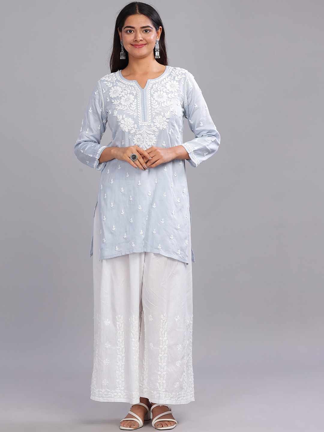 

Club Loom Floral Chikankari Embroidered Pure Cotton Straight Kurti, Blue