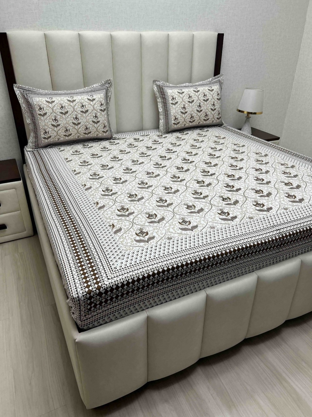 

Pure Decor White & Brown Floral Printed 220 TC Cotton King Bedsheet Set 2.74 m x 2.74 m