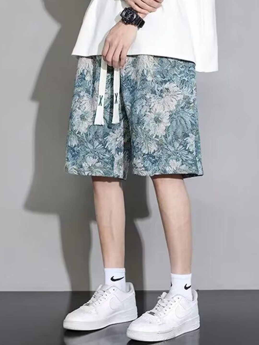 

StyleCast Men Floral Printed Shorts, Blue