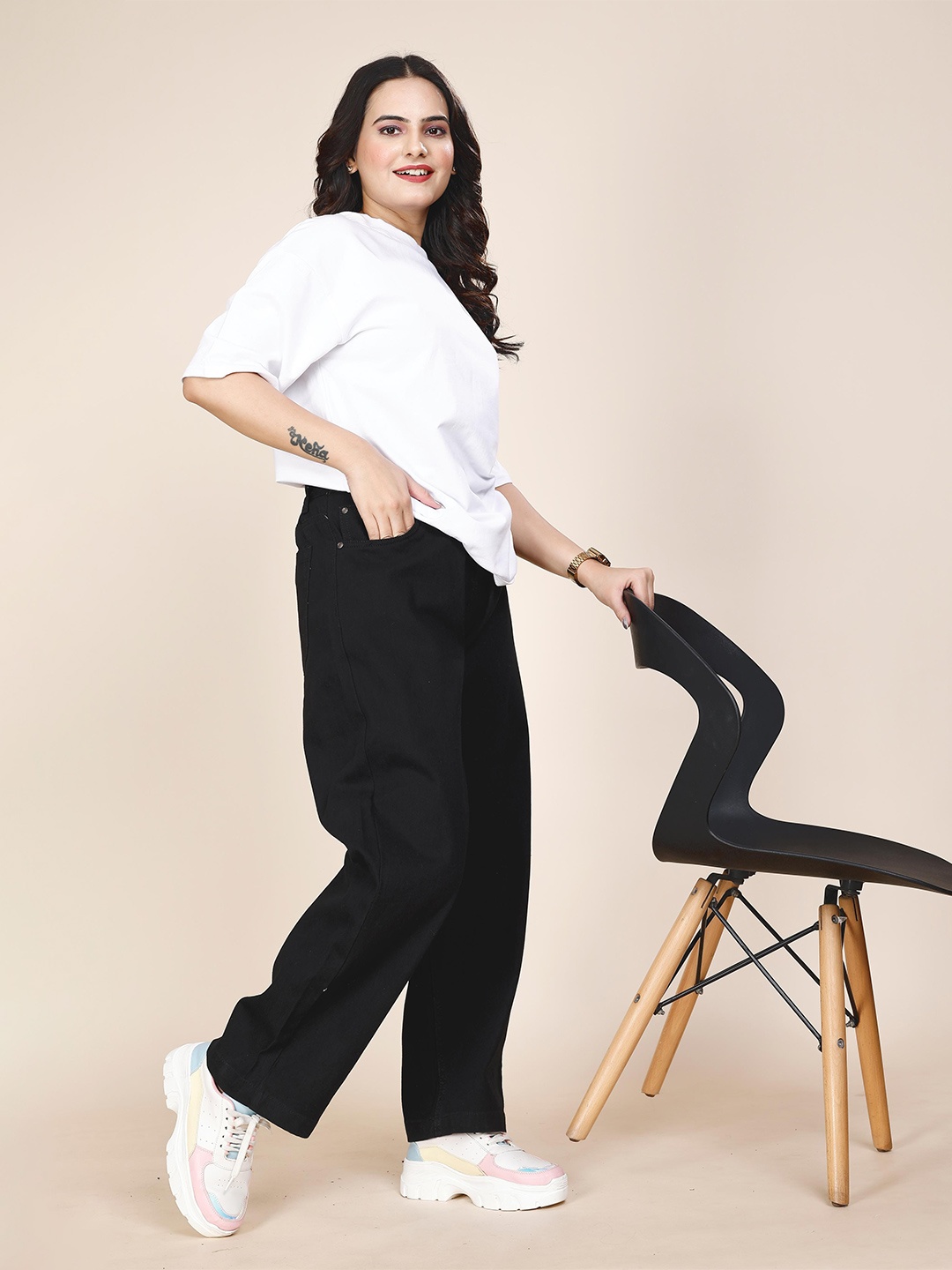 

Moda Rapido Women Comfort Relaxed Fit Slash Knee Jeans, Black