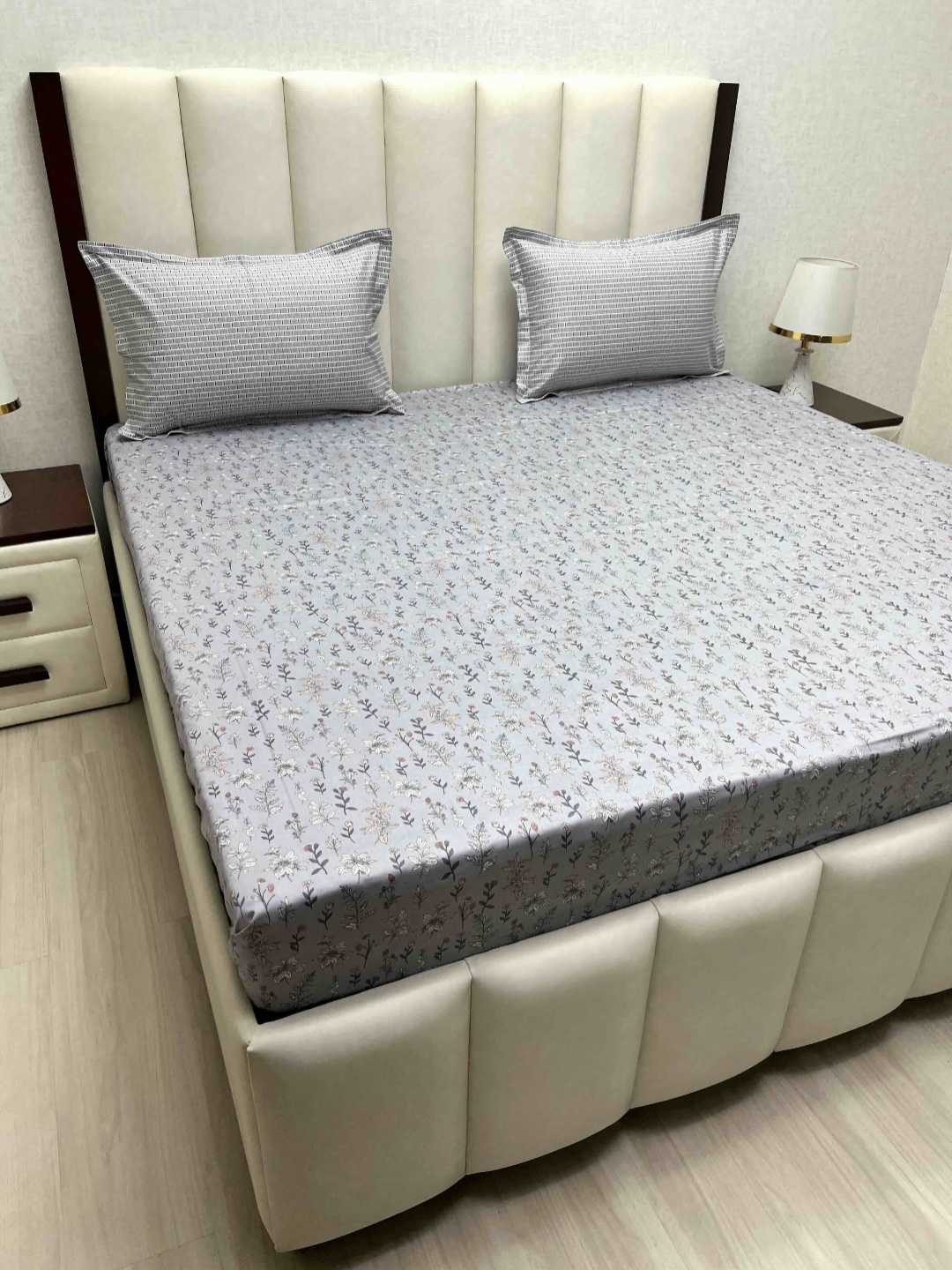 

Pure Decor Grey & White Floral 220 TC King Bedsheet with 2 Pillow Covers