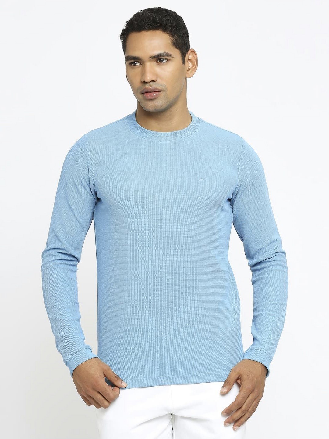 

Basics Men Pockets Slim Fit T-shirt, Blue