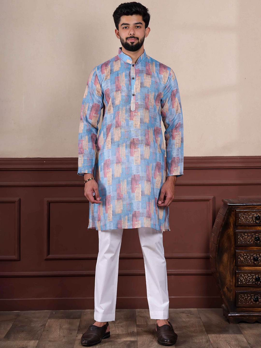 

Koshin Abstract Printed Mandarin Collar Linen Straight Kurta, Blue