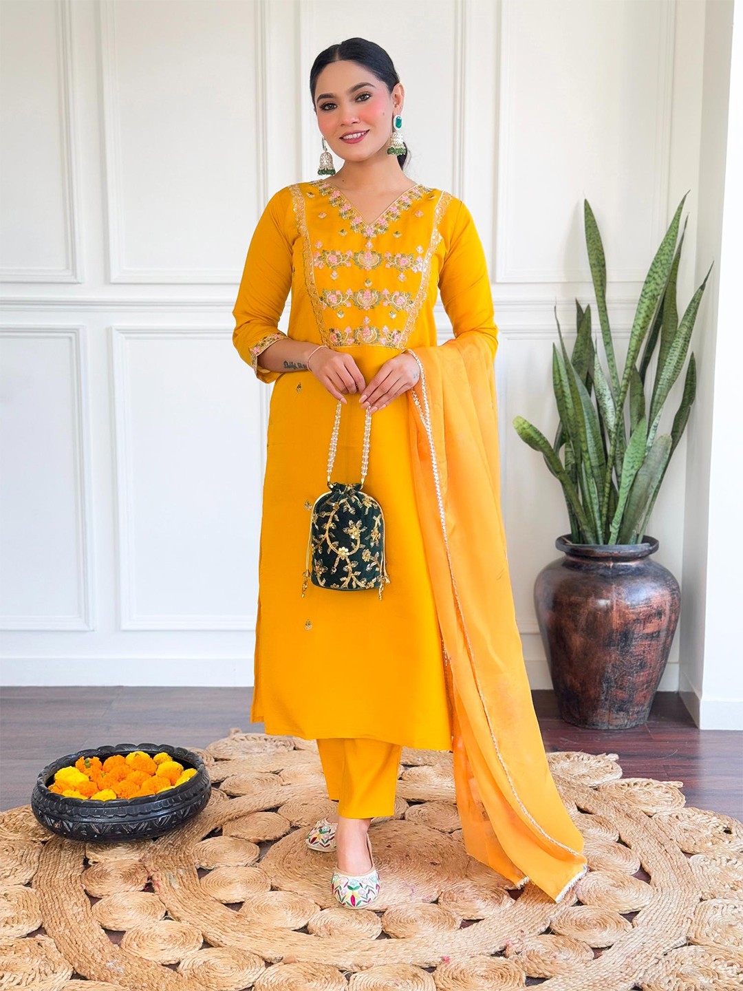 

Moda Rapido Women Floral Embroidered Regular Thread Work Kurta with Trousers & With Dupatta, Orange