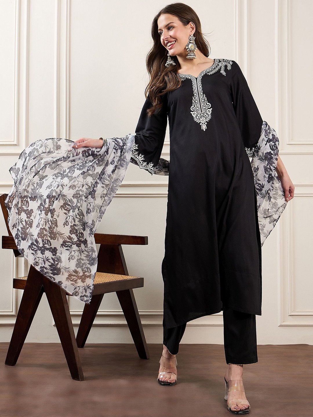 

House of Pataudi Floral Embroidered Round Neck Straight Kurta With Trousers And Dupatta, Black