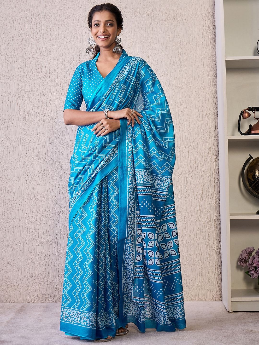 

Mitera Bandhani Bandhani Saree, Blue