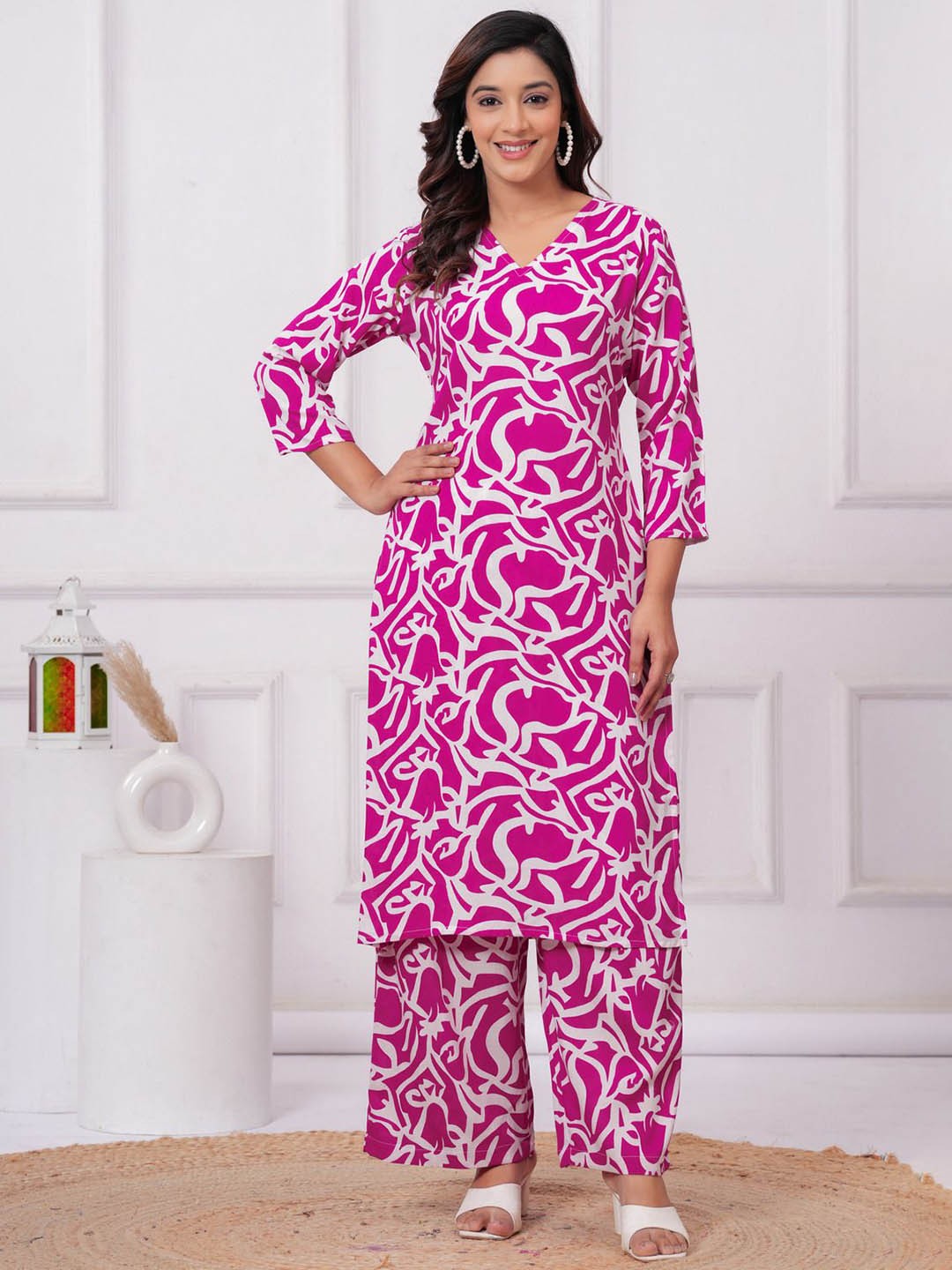 

Sarai Women Printed Regular Kurta with Palazzos, Pink
