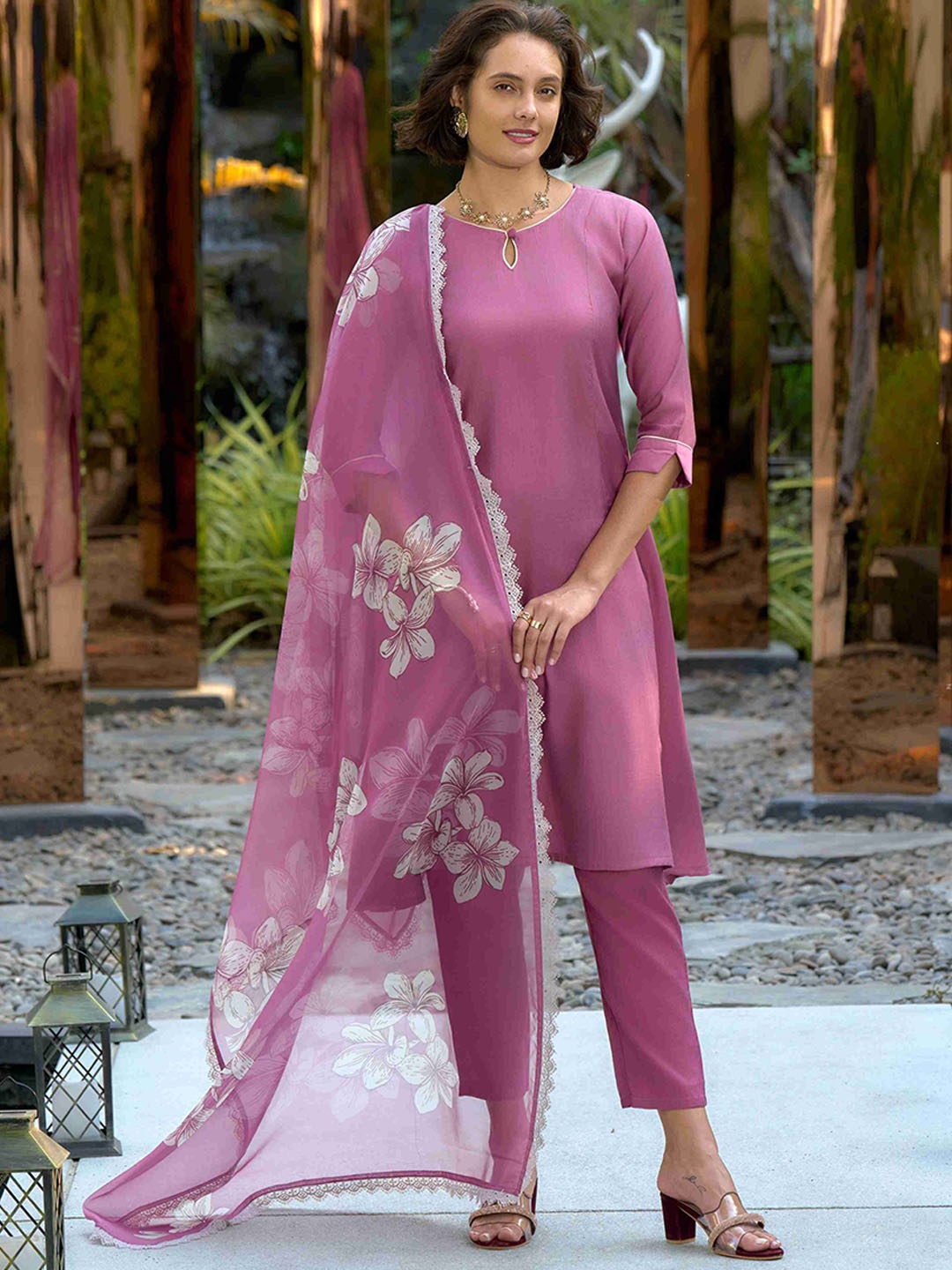 

MOJILAA Women Regular Kurta with Trousers & With Dupatta, Pink