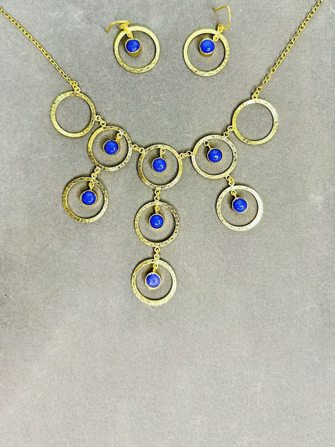 

Stridhan Druzy Stone-Studded Jewellery Set, Gold