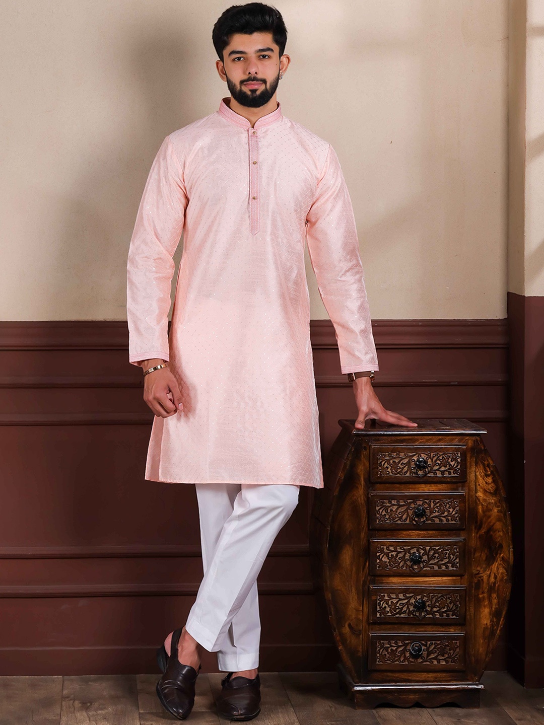 

Koshin Geometric Embroidered Mandarin Collar Thread Work Straight Kurta, Pink