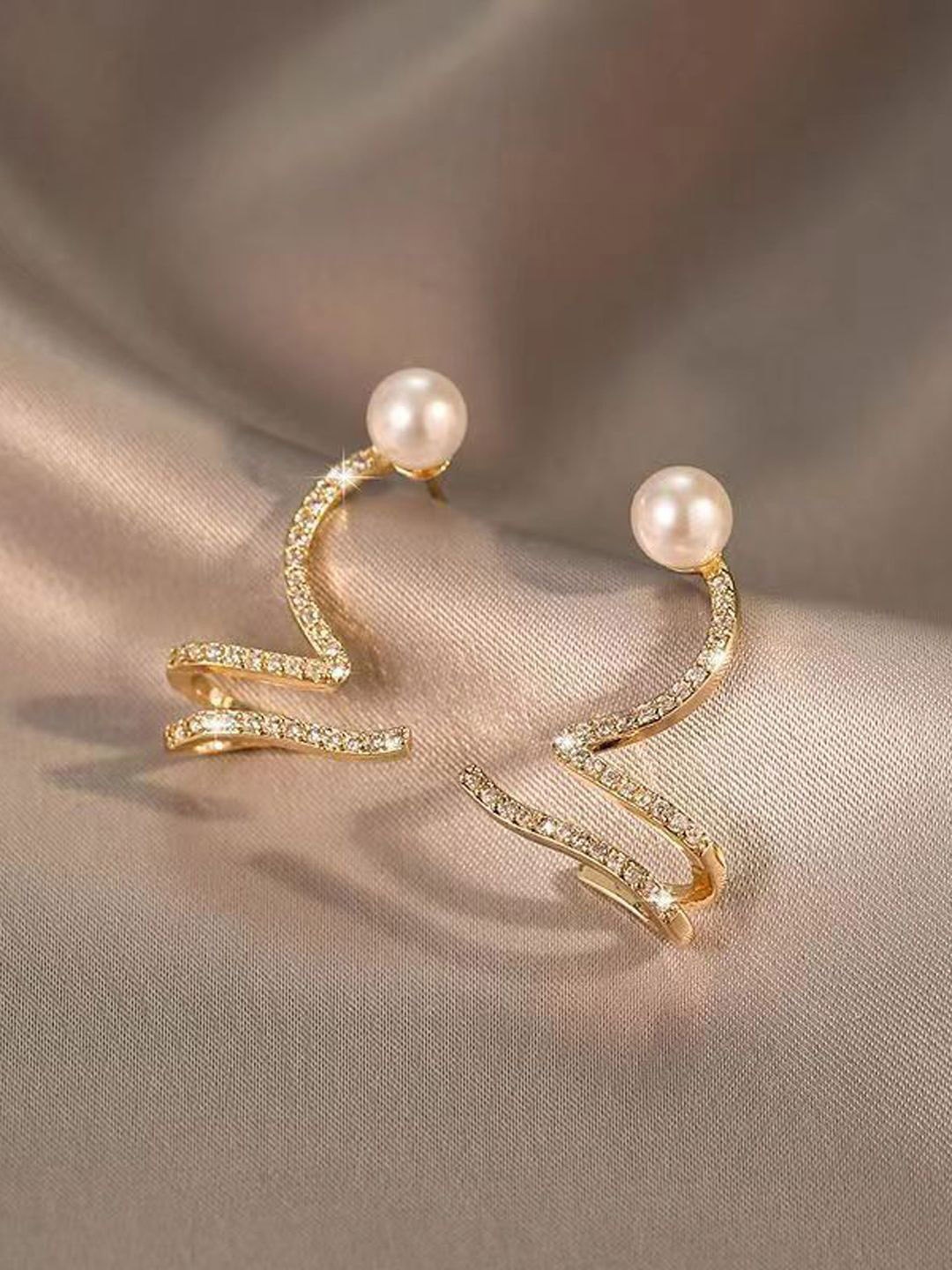 

BEYTER Sterling Silver Classic Artificial Stones Studded Studs, Gold