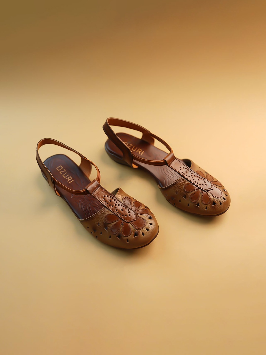 

Ozuri Women Textured Mules Flats, Brown