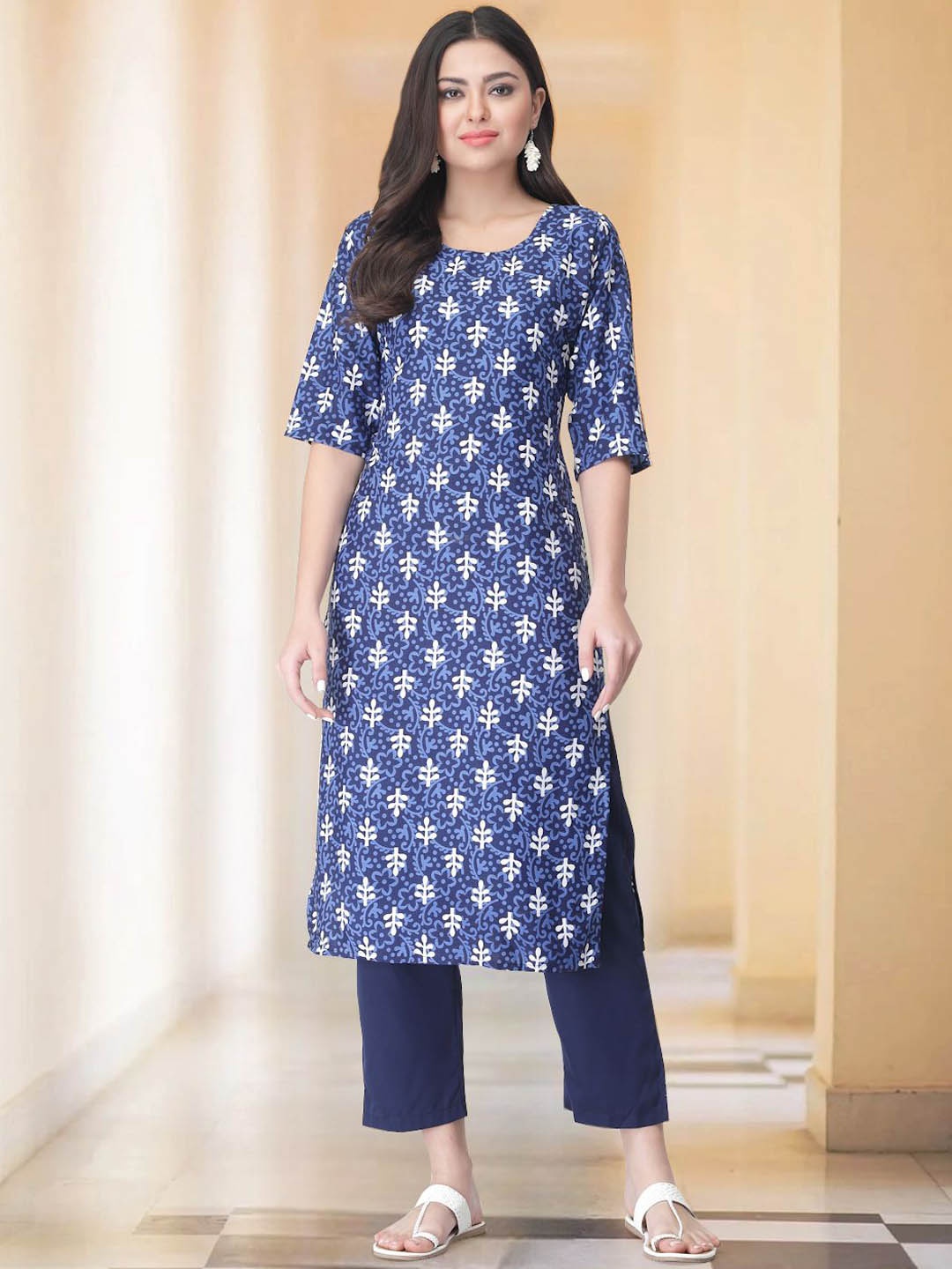 

Moda Rapido Floral Printed Round Neck Straight Kurta with Trousers, Blue