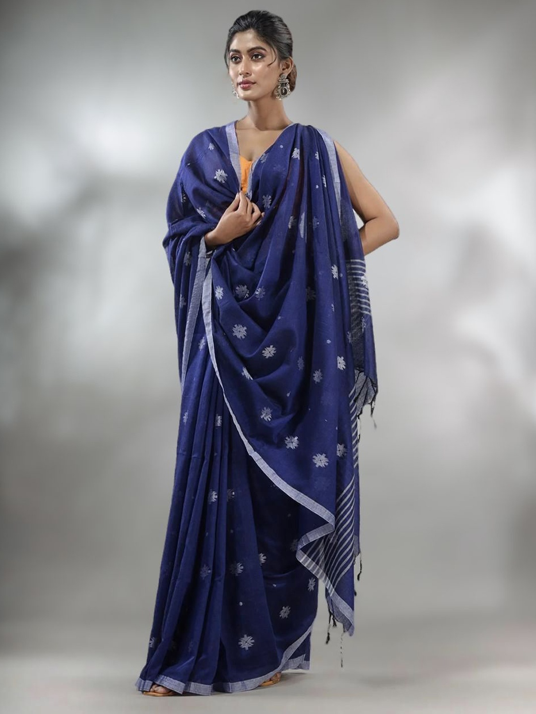 

Ruuprekha Floral Pure Cotton Khadi Saree, Navy blue