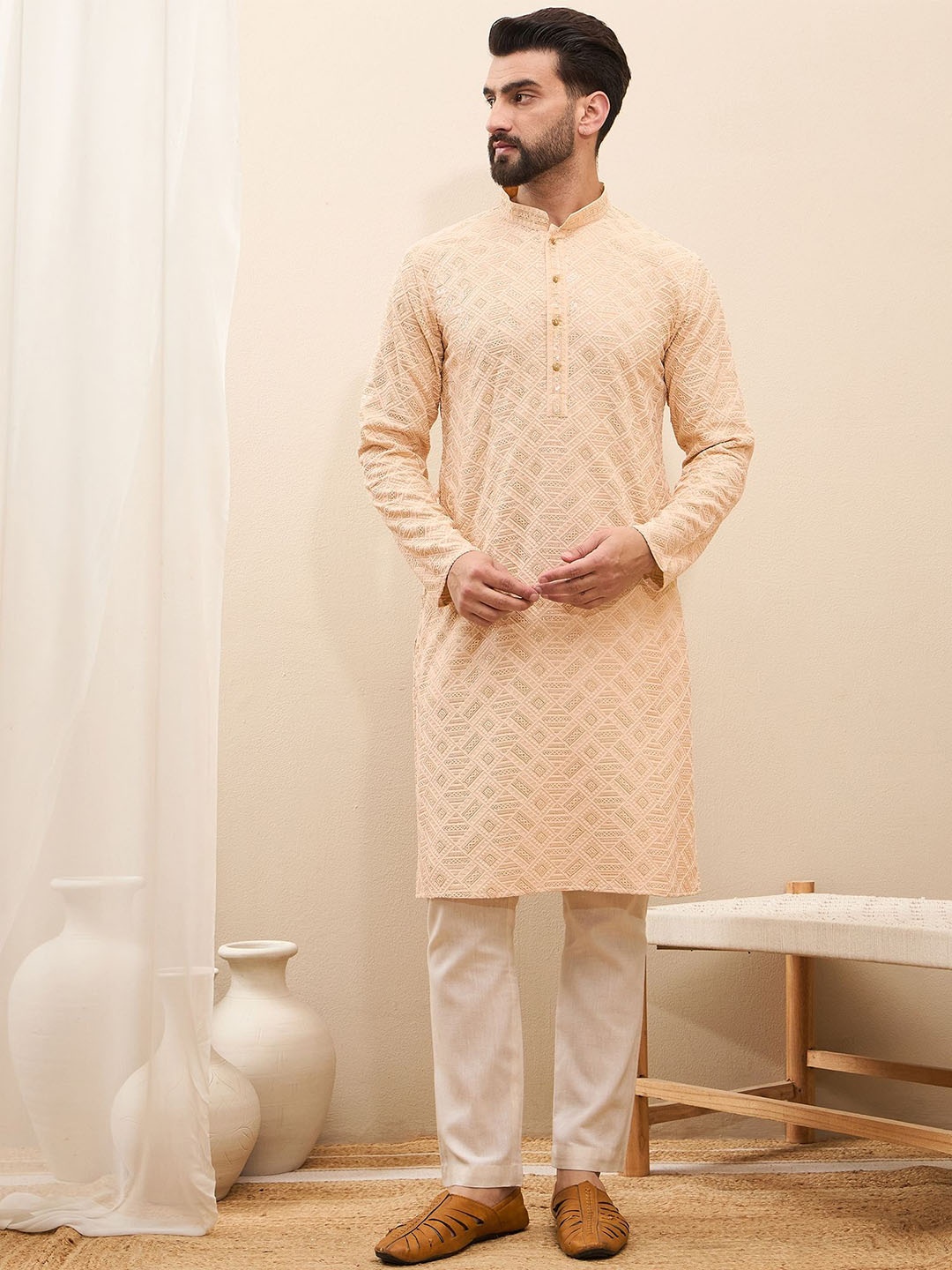 

SWAGG INDIA Geometric Embroidered Thread Work Straight Kurta, Peach