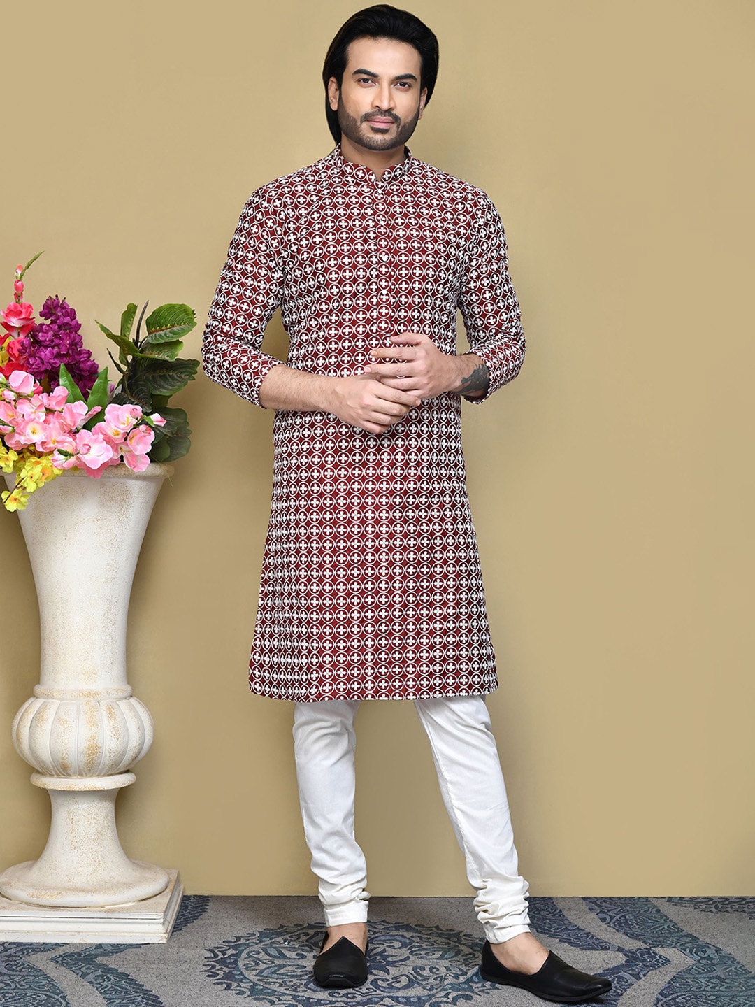 

RANAK Men Floral Embroidered Regular Thread Work Pure Cotton Kurta with Pyjamas, Maroon