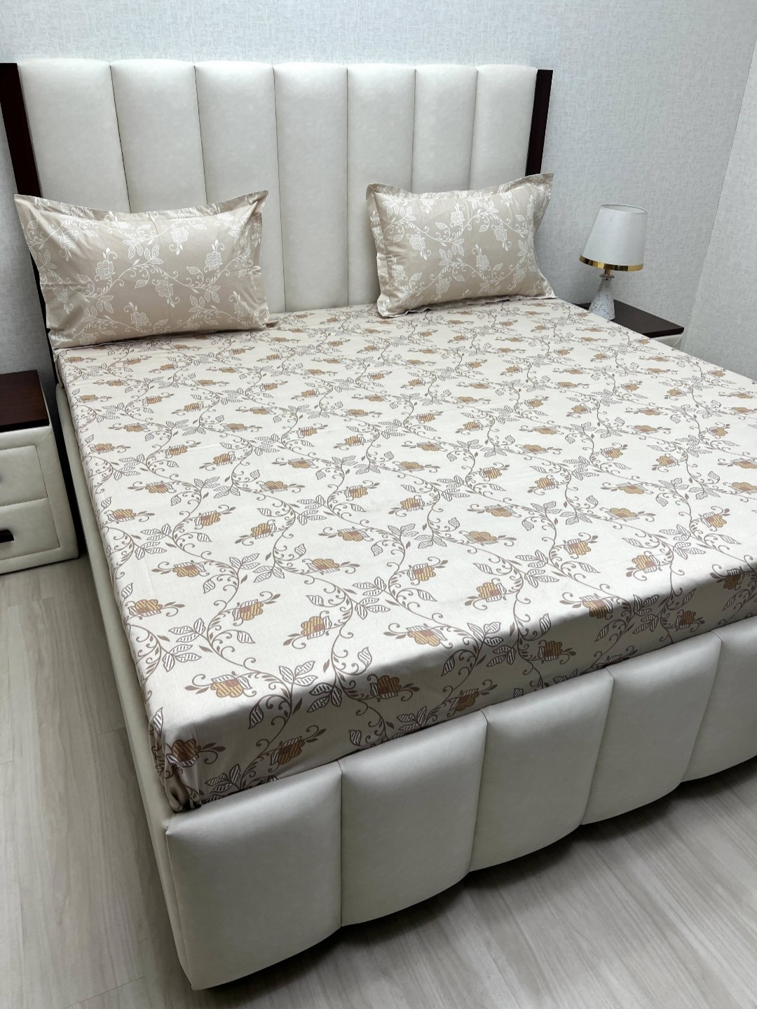 

Pure Decor Lifestyle Brown Printed 300 TC Pure Cotton King Bedsheet Set 2.74 m x 2.74 m