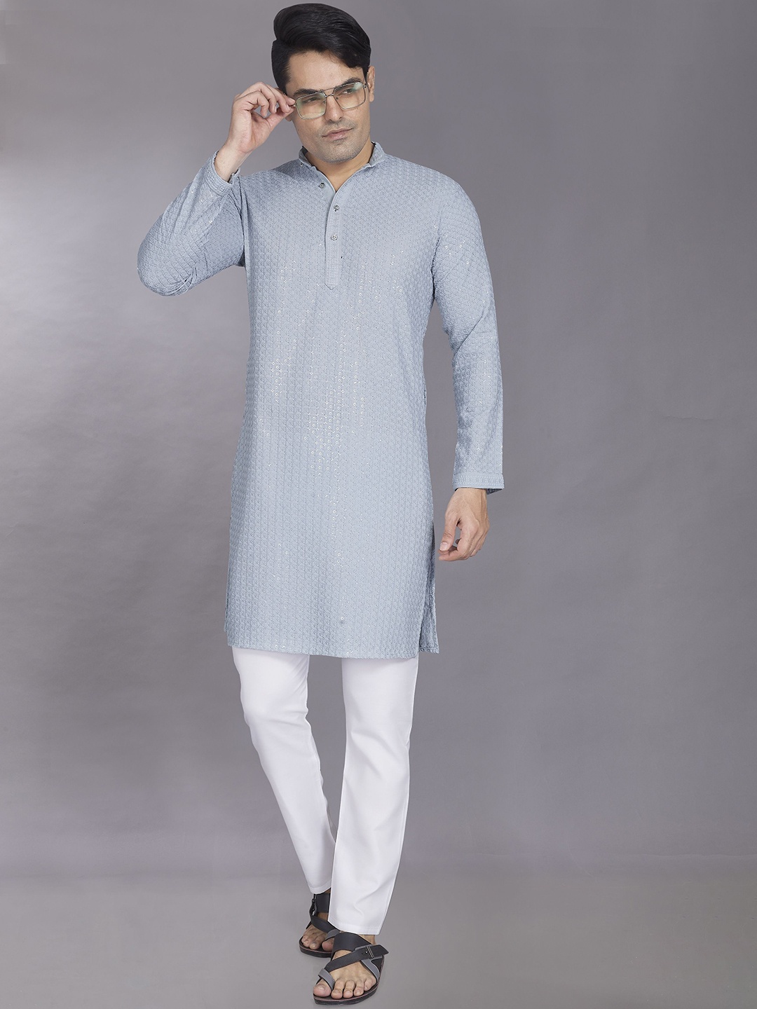 

DIVISIVE Embroidered Thread Work Mandarin Collar Straight Kurta, Grey