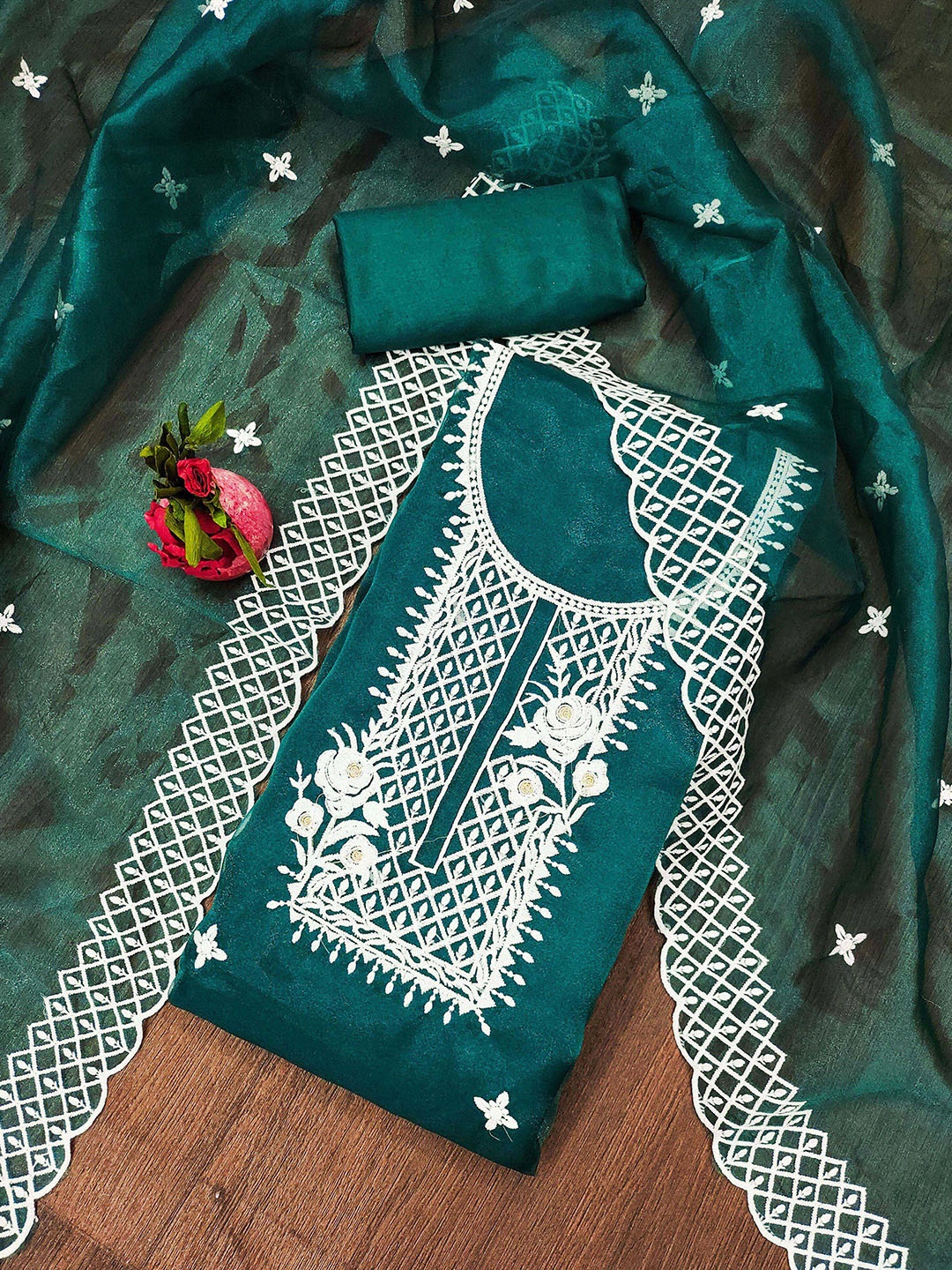 

SAINOOR Floral Embroidered Unstitched Dress Material, Teal