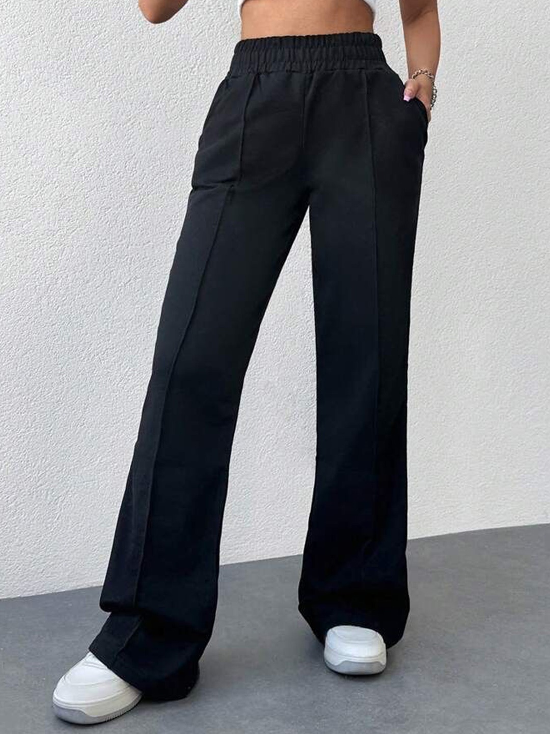 

The Roadster Lifestyle Co. Loose Fit High-Rise Cargo Trousers, Black